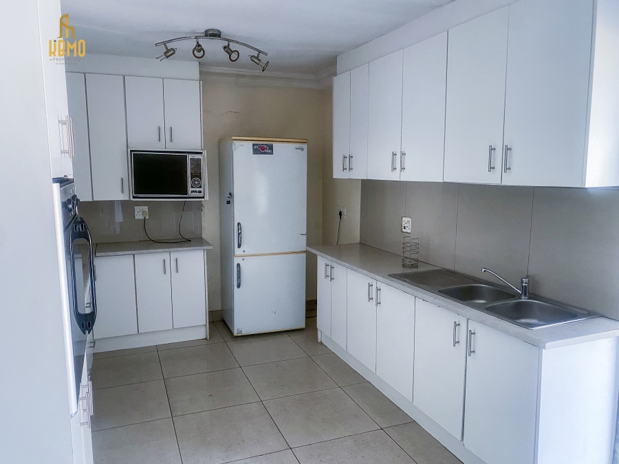 13 Bedroom Property for Sale in Glen Austin Gauteng