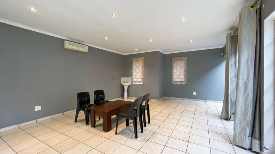 To Let 5 Bedroom Property for Rent in Auckland Park Gauteng