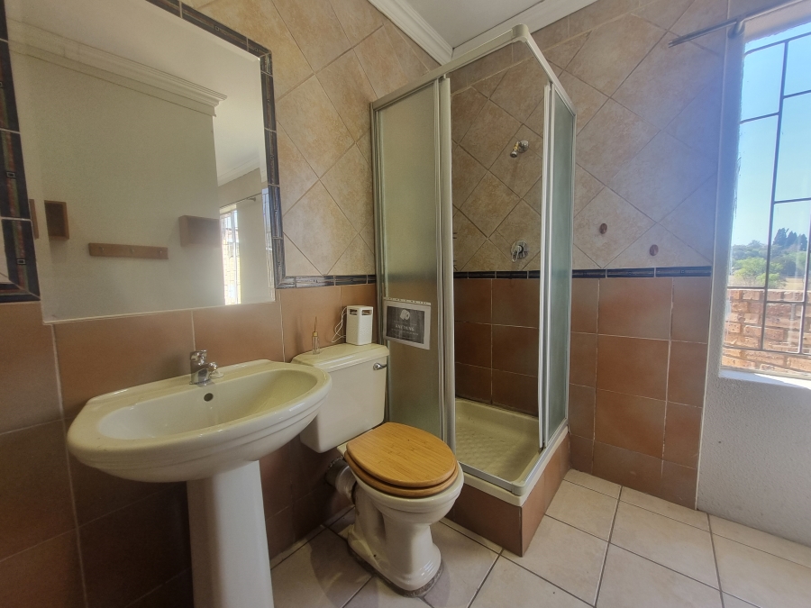 To Let 2 Bedroom Property for Rent in Randjesfontein A H Gauteng