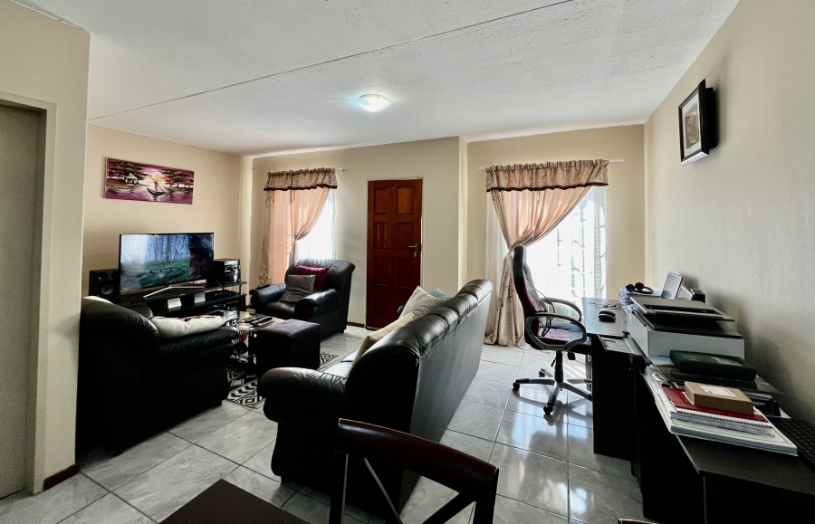 3 Bedroom Property for Sale in Oukraal Estate Gauteng