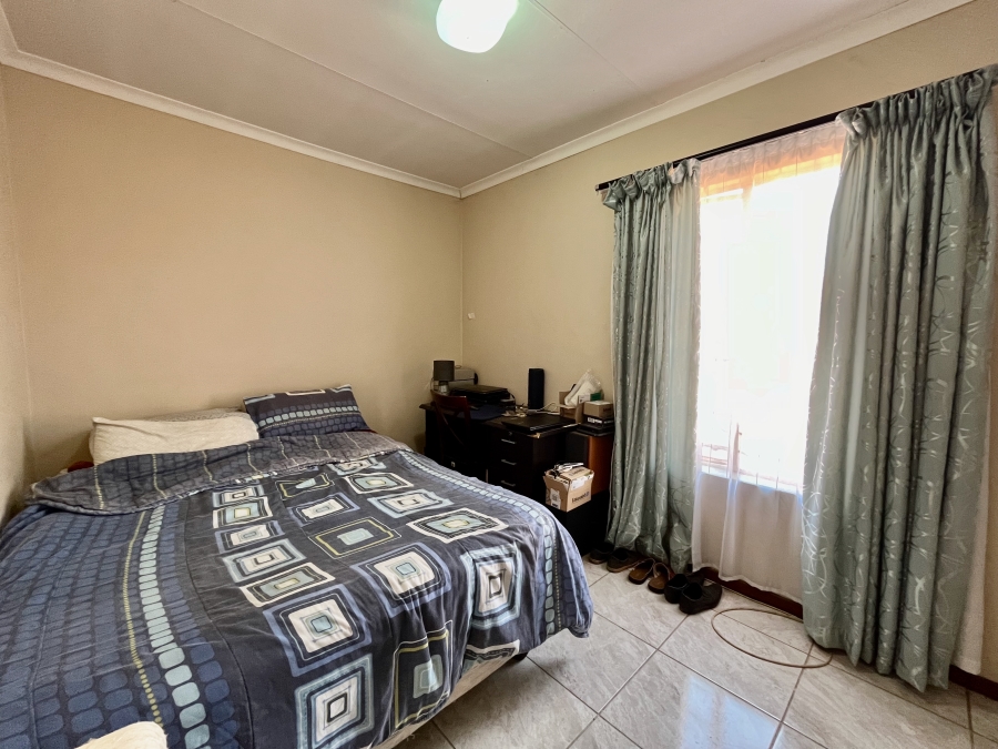 3 Bedroom Property for Sale in Oukraal Estate Gauteng