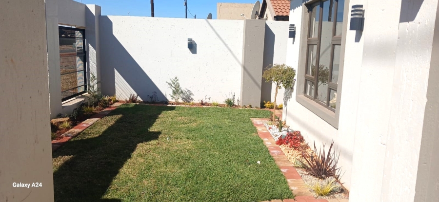 3 Bedroom Property for Sale in Vosloorus Ext 6 Gauteng