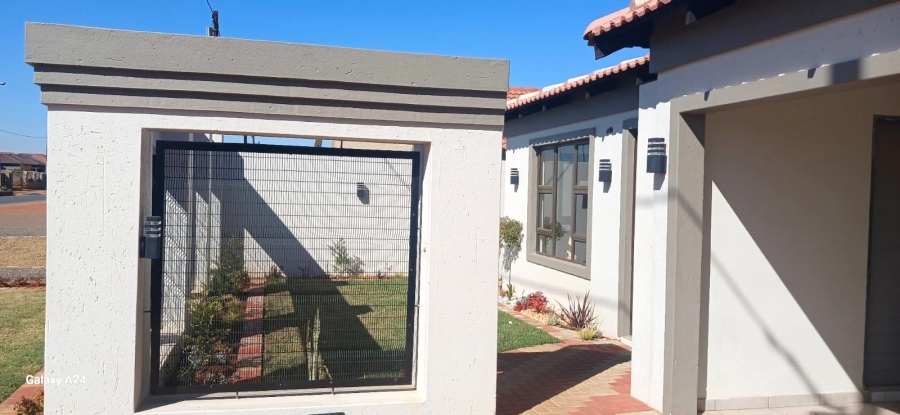 3 Bedroom Property for Sale in Vosloorus Ext 6 Gauteng