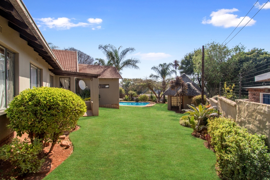 4 Bedroom Property for Sale in Helderkruin Gauteng