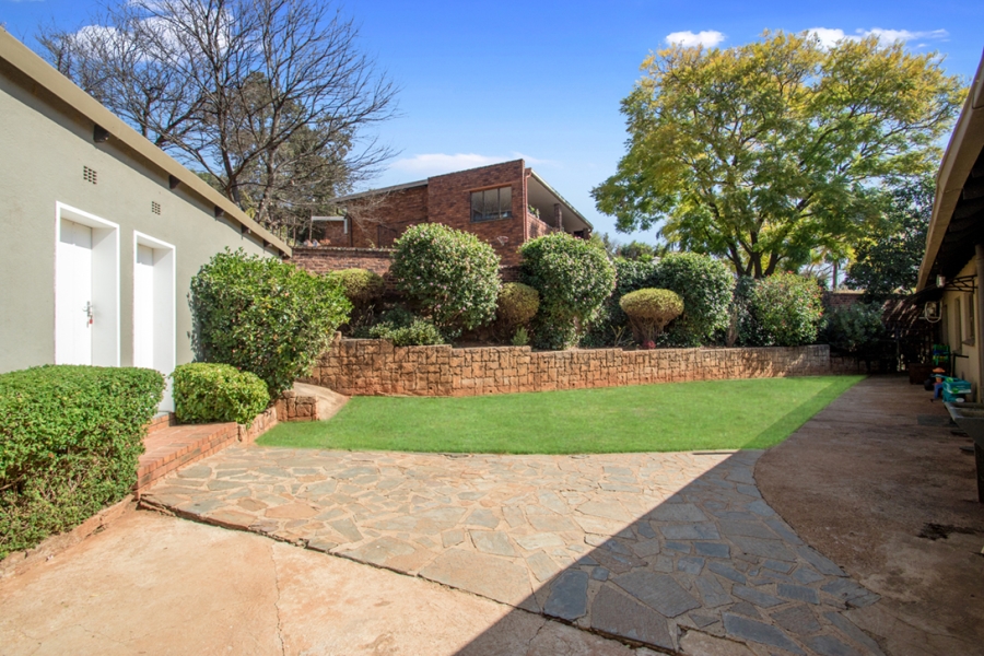 4 Bedroom Property for Sale in Helderkruin Gauteng