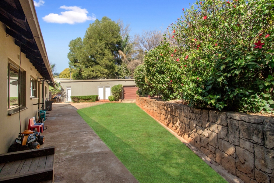 4 Bedroom Property for Sale in Helderkruin Gauteng