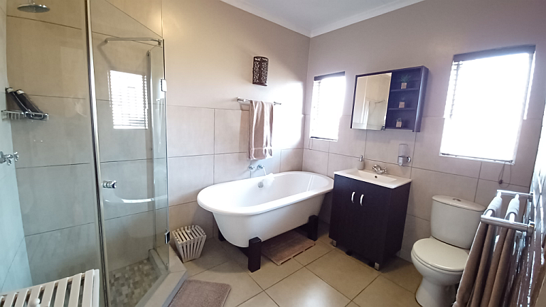 4 Bedroom Property for Sale in Vanderbijlpark SE 2 Gauteng