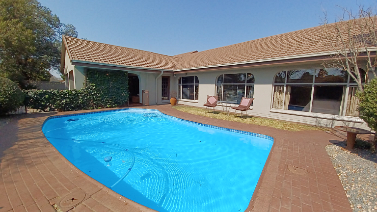 4 Bedroom Property for Sale in Vanderbijlpark SE 2 Gauteng