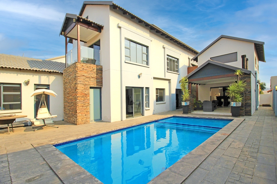 4 Bedroom Property for Sale in Copperleaf Estate Gauteng