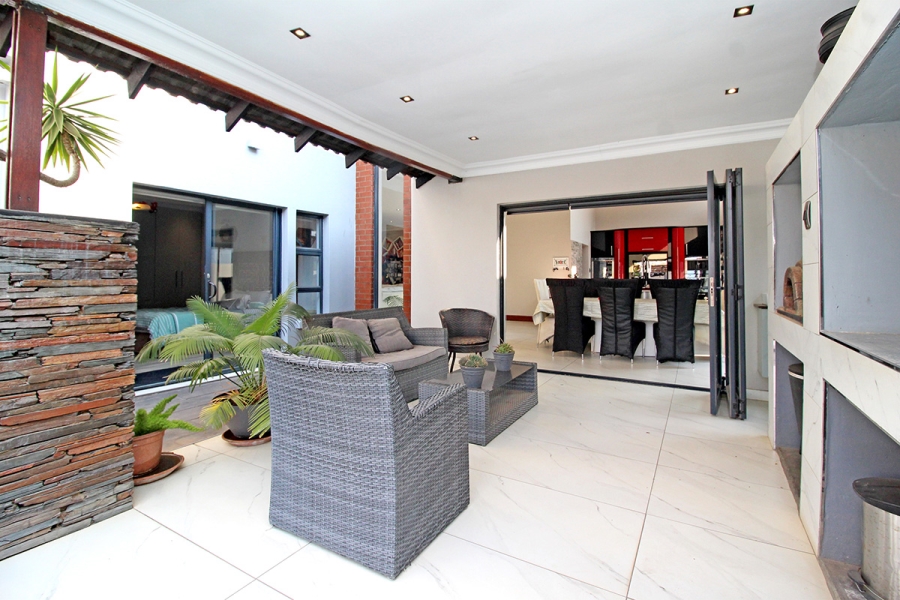 4 Bedroom Property for Sale in Copperleaf Estate Gauteng