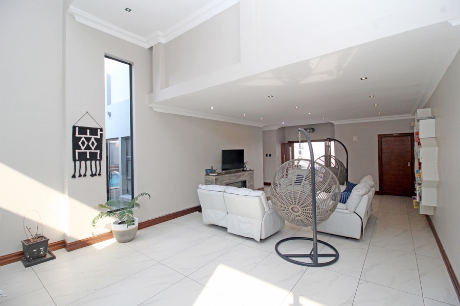 4 Bedroom Property for Sale in Copperleaf Estate Gauteng