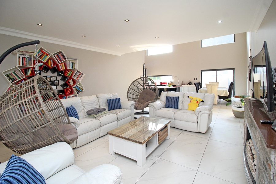 4 Bedroom Property for Sale in Copperleaf Estate Gauteng