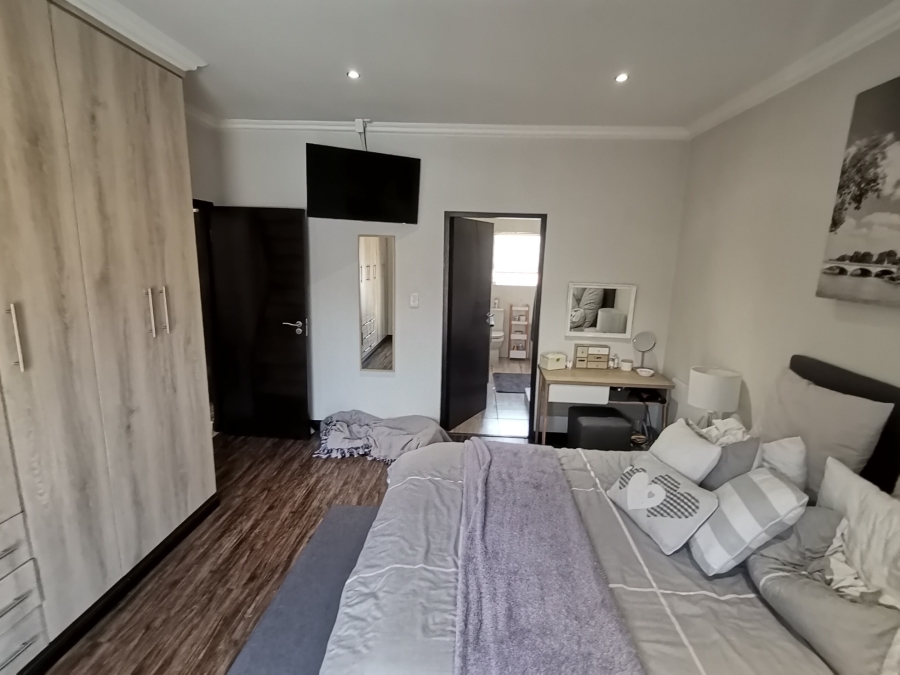 3 Bedroom Property for Sale in New Market Park Gauteng