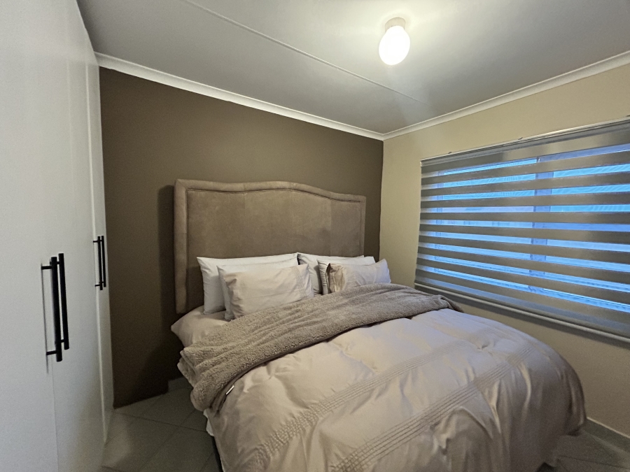 3 Bedroom Property for Sale in Azaadville Gardens Gauteng