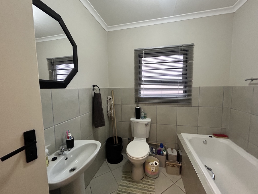 3 Bedroom Property for Sale in Azaadville Gardens Gauteng