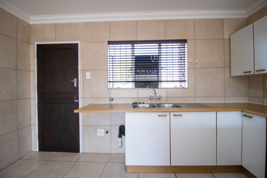 2 Bedroom Property for Sale in Bardene Gauteng