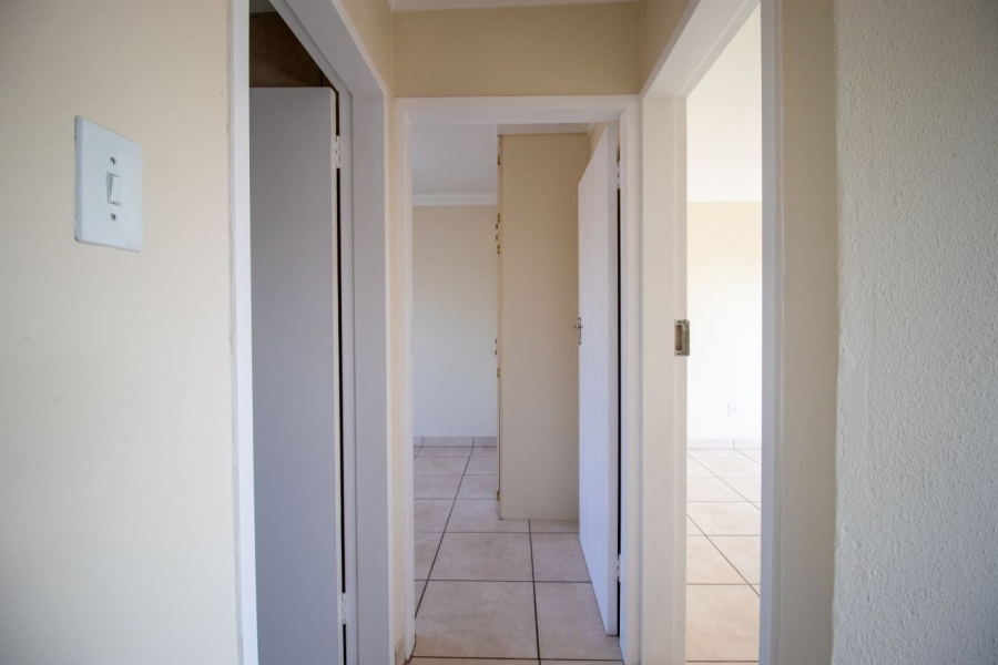 2 Bedroom Property for Sale in Bardene Gauteng