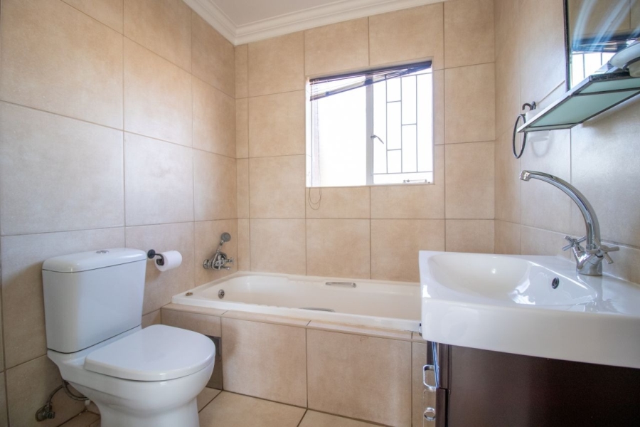 2 Bedroom Property for Sale in Bardene Gauteng