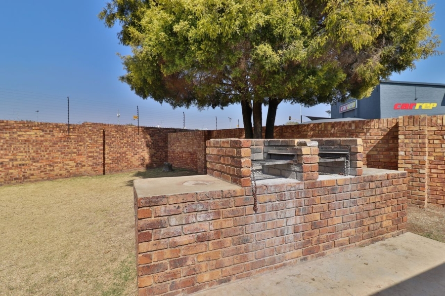 2 Bedroom Property for Sale in Bardene Gauteng