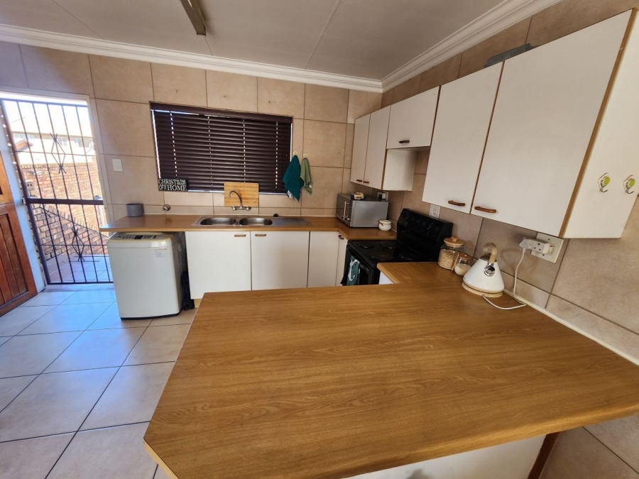 2 Bedroom Property for Sale in Bardene Gauteng