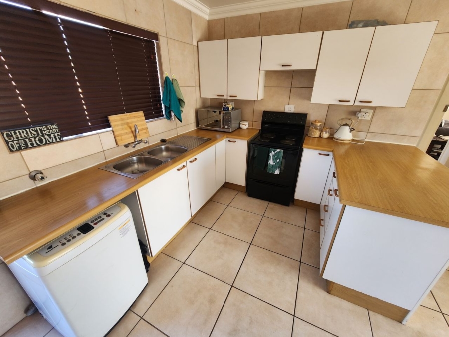 2 Bedroom Property for Sale in Bardene Gauteng