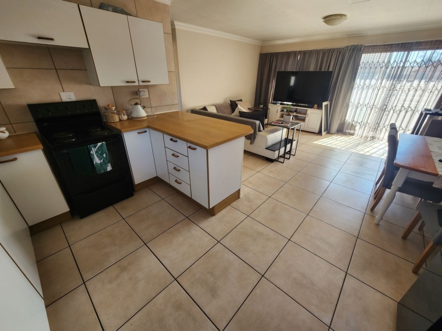 2 Bedroom Property for Sale in Bardene Gauteng