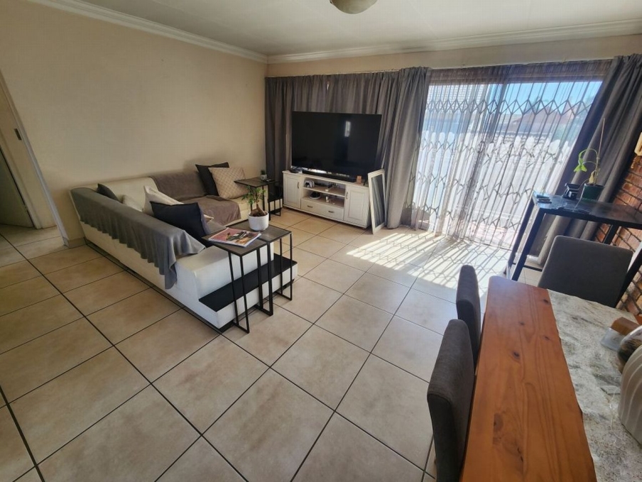 2 Bedroom Property for Sale in Bardene Gauteng