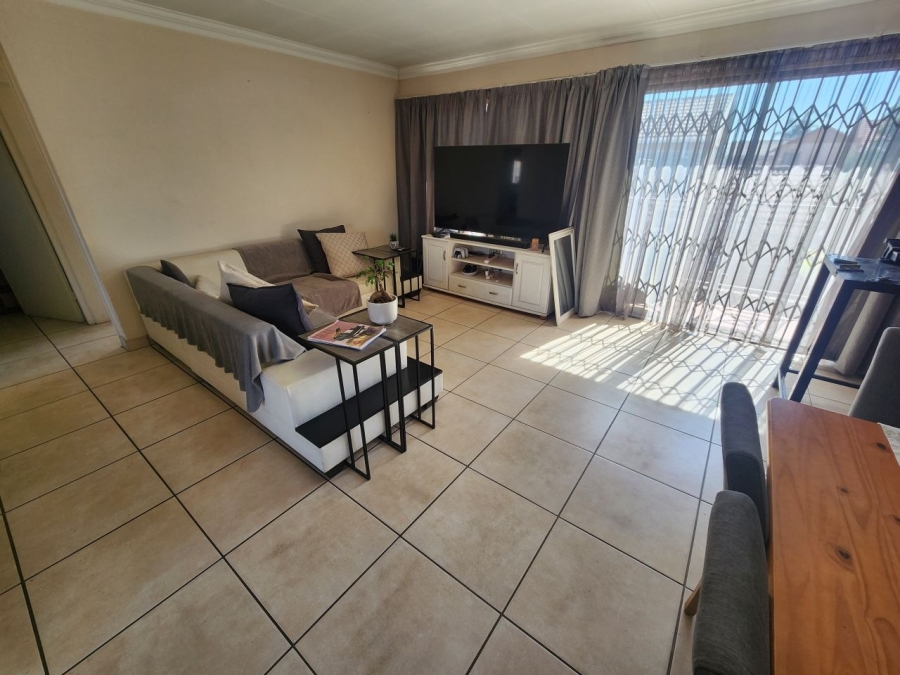 2 Bedroom Property for Sale in Bardene Gauteng