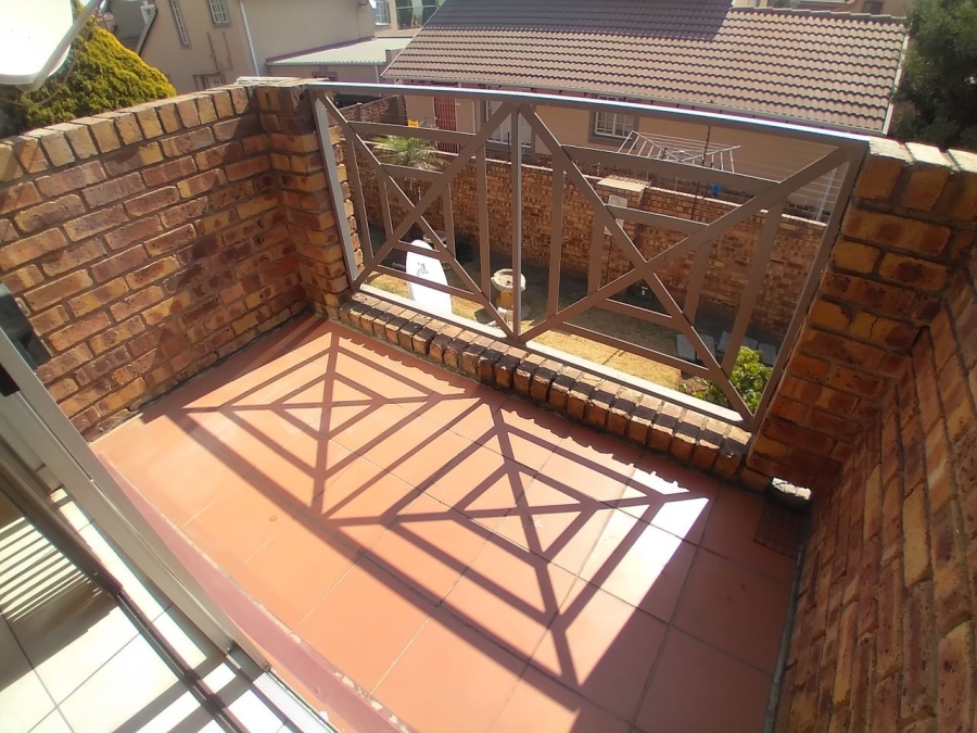 2 Bedroom Property for Sale in Bardene Gauteng