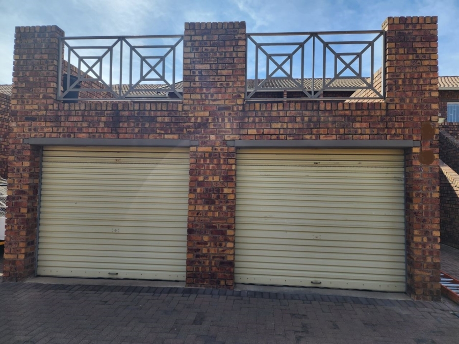 2 Bedroom Property for Sale in Bardene Gauteng