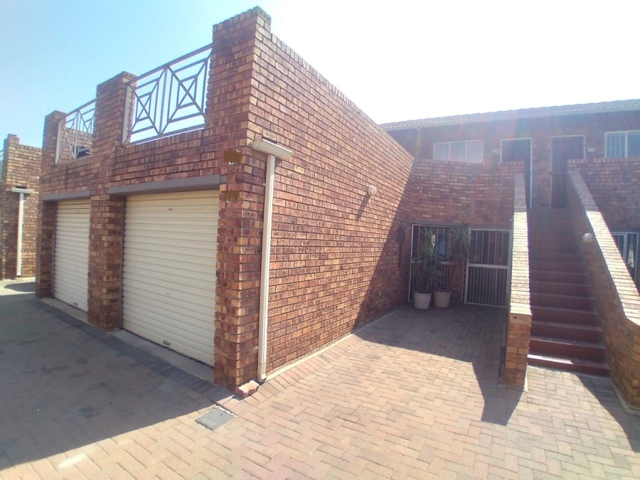 2 Bedroom Property for Sale in Bardene Gauteng