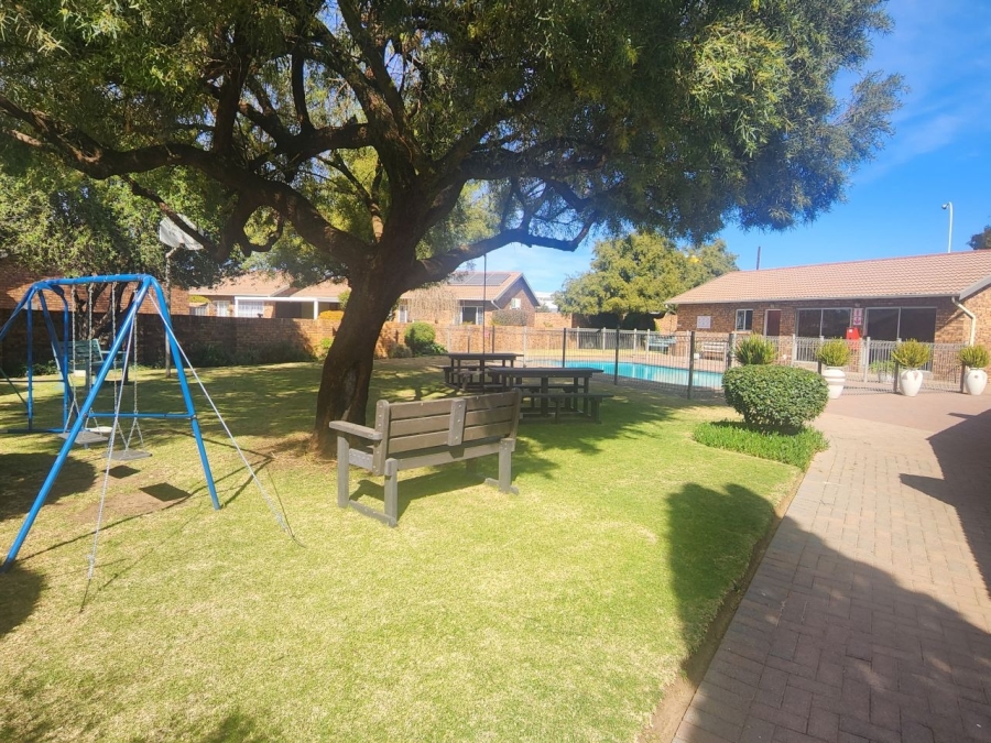 2 Bedroom Property for Sale in Bardene Gauteng