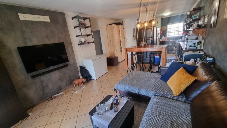 2 Bedroom Property for Sale in Raslouw Gauteng