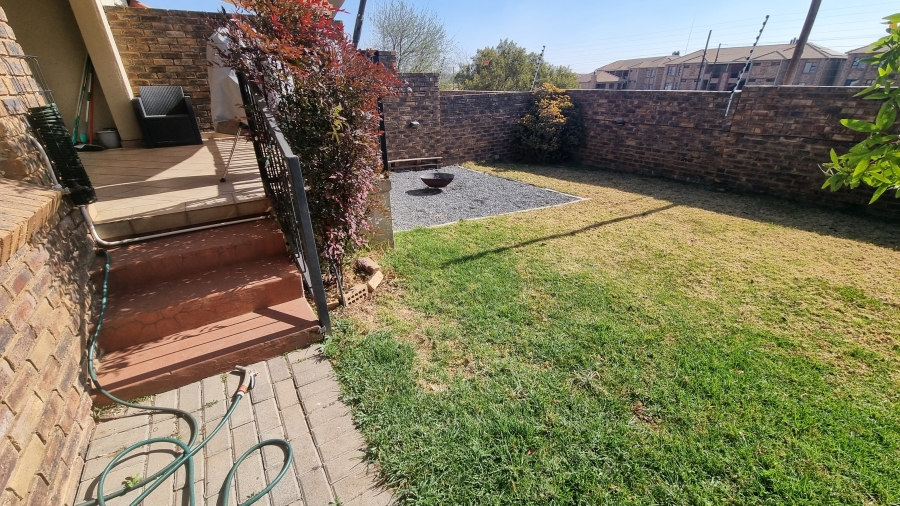 2 Bedroom Property for Sale in Raslouw Gauteng