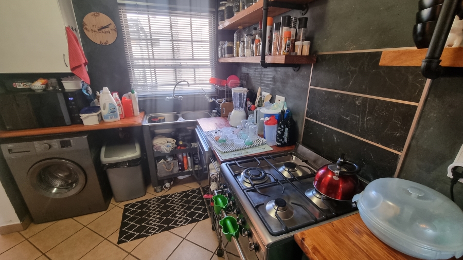 2 Bedroom Property for Sale in Raslouw Gauteng