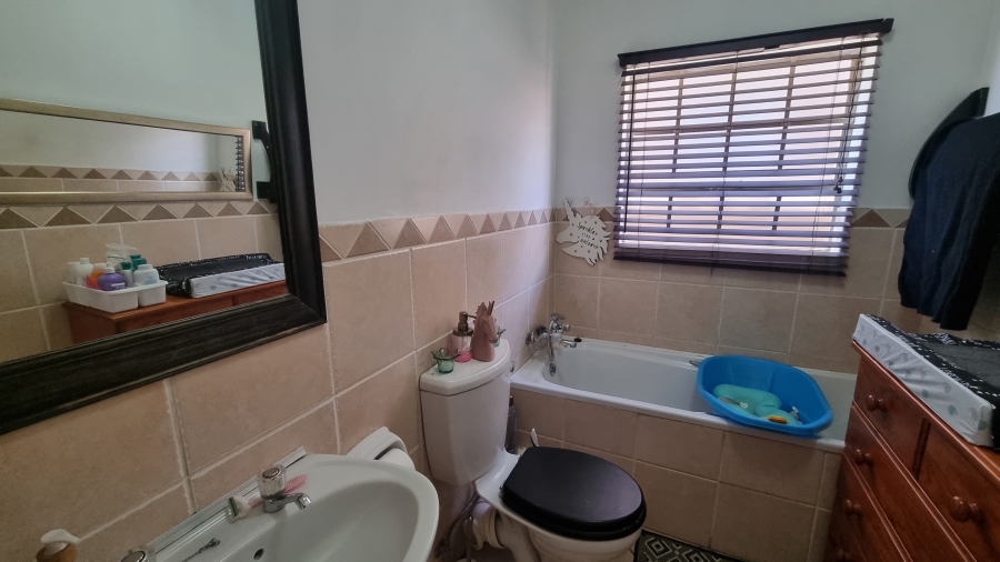 2 Bedroom Property for Sale in Raslouw Gauteng