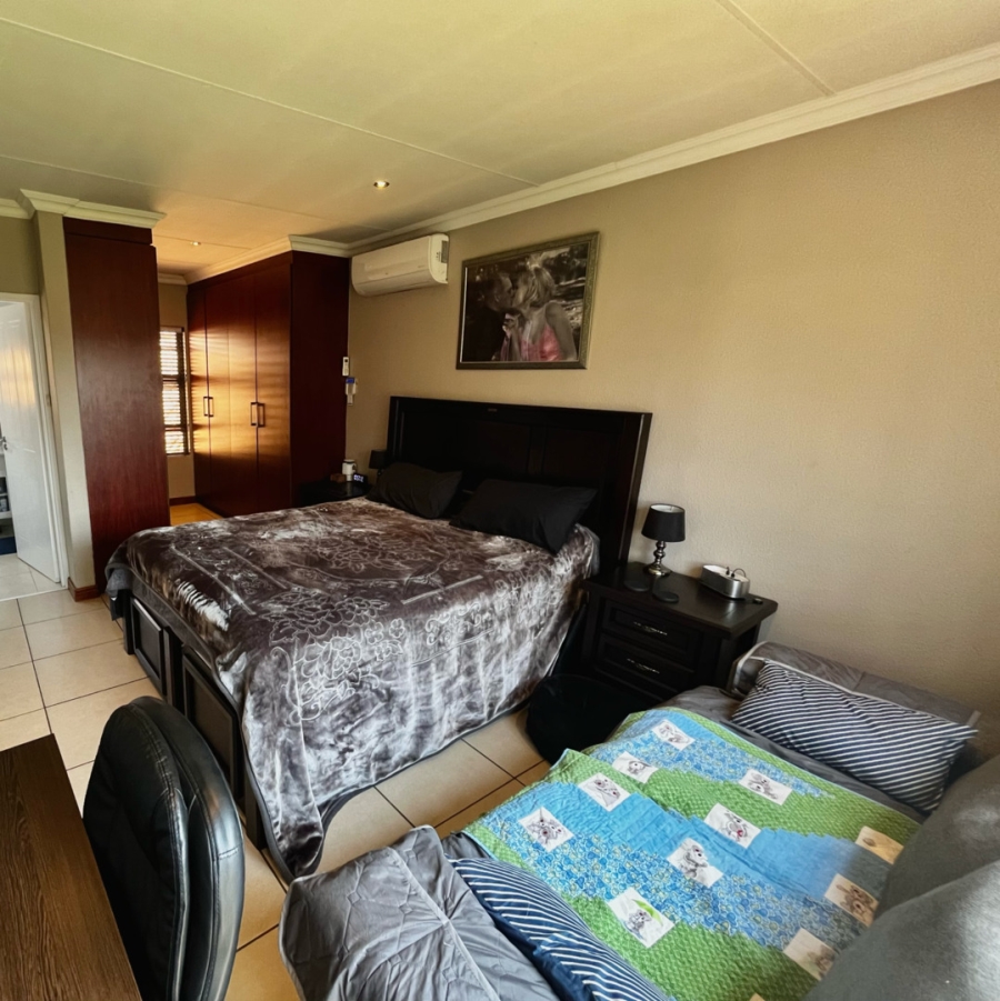 3 Bedroom Property for Sale in New Redruth Gauteng