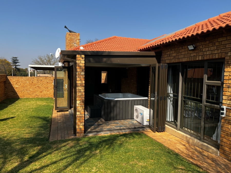 3 Bedroom Property for Sale in New Redruth Gauteng