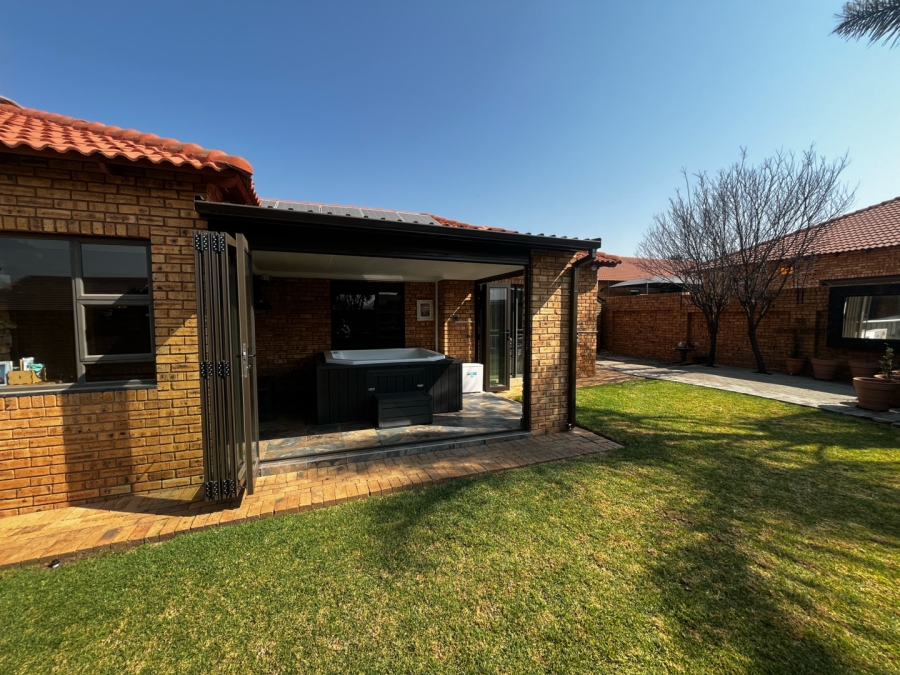 3 Bedroom Property for Sale in New Redruth Gauteng