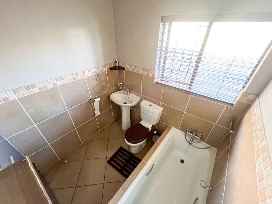 3 Bedroom Property for Sale in Thatchfield Hills Gauteng