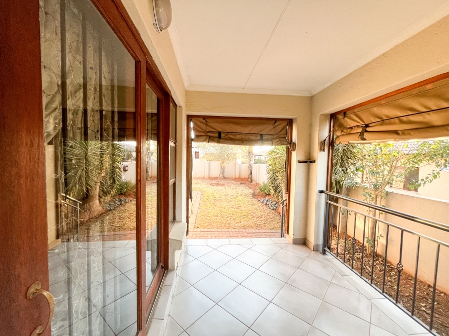 3 Bedroom Property for Sale in Thatchfield Hills Gauteng