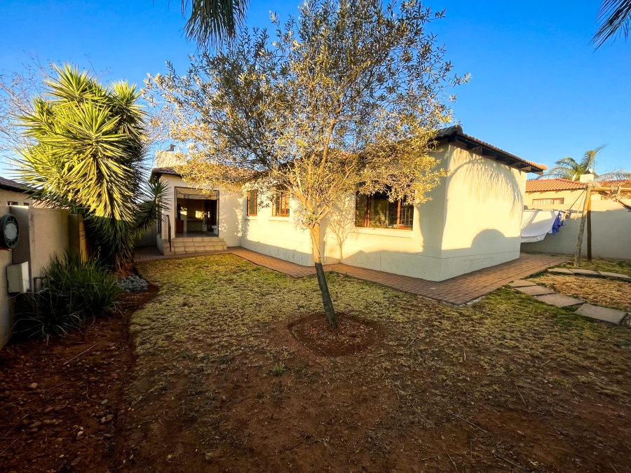 3 Bedroom Property for Sale in Thatchfield Hills Gauteng