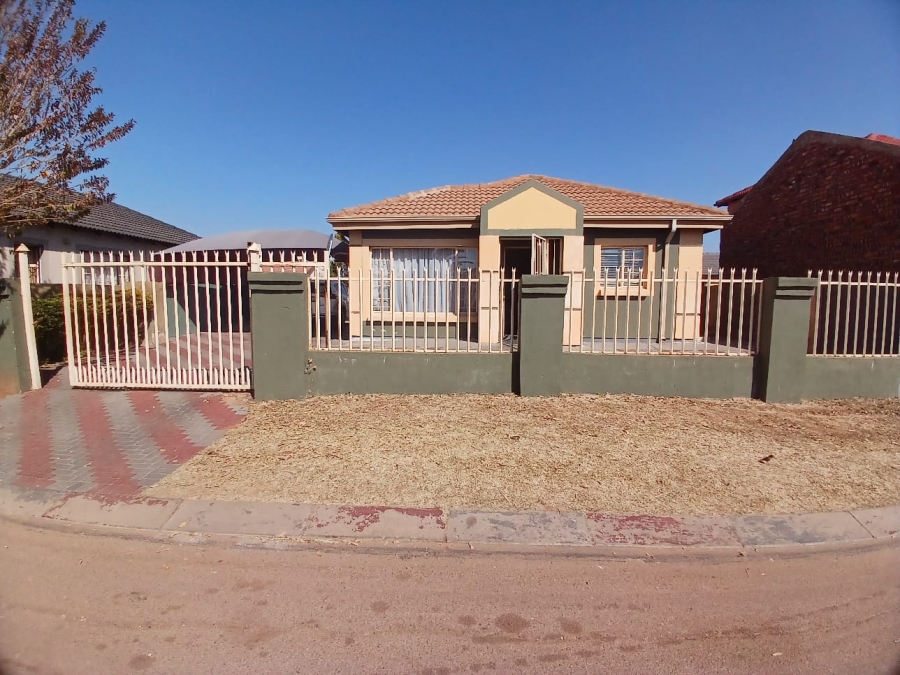 3 Bedroom Property for Sale in Nkwe Estate Gauteng