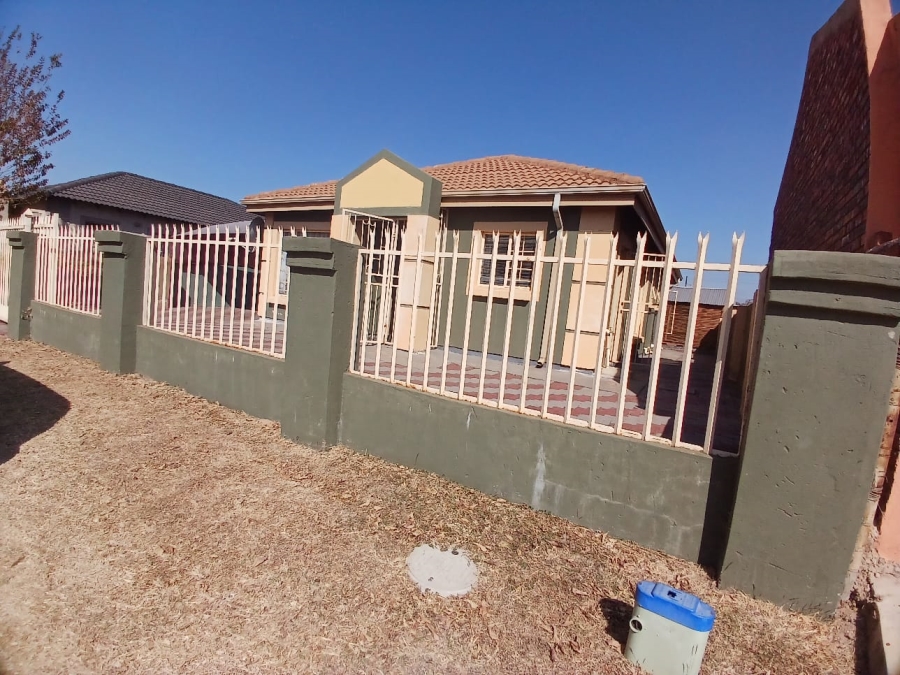 3 Bedroom Property for Sale in Nkwe Estate Gauteng