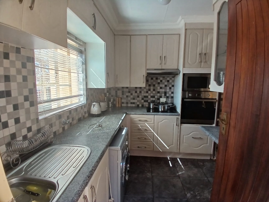 3 Bedroom Property for Sale in Nkwe Estate Gauteng