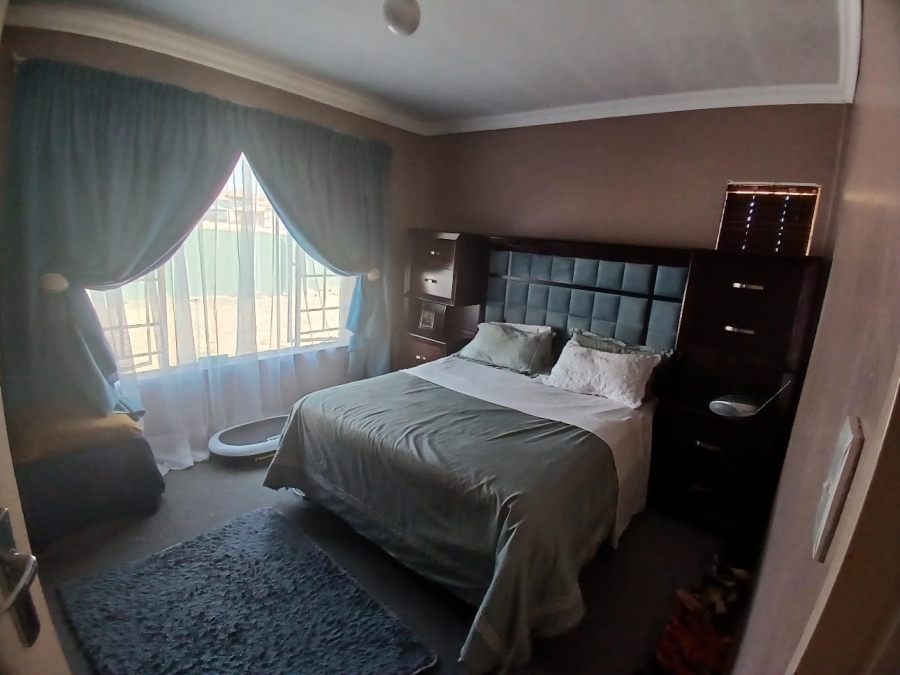 3 Bedroom Property for Sale in Nkwe Estate Gauteng