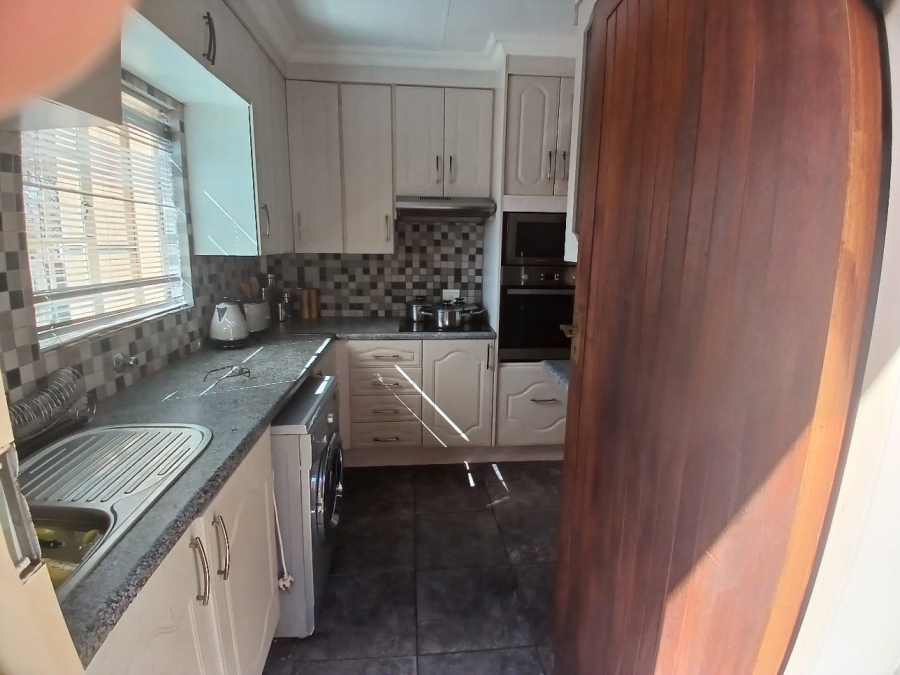 3 Bedroom Property for Sale in Nkwe Estate Gauteng