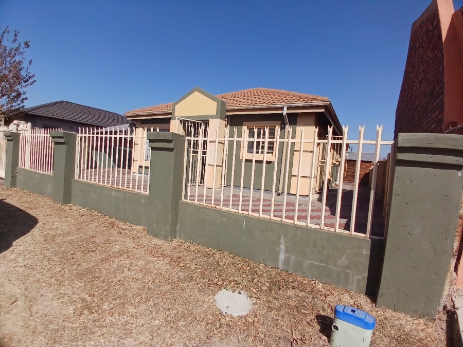 3 Bedroom Property for Sale in Nkwe Estate Gauteng