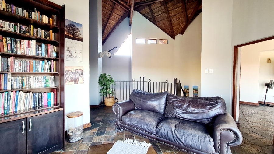 4 Bedroom Property for Sale in Leeuwfontein Gauteng