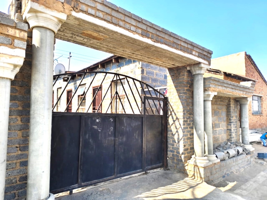 9 Bedroom Property for Sale in Ivory Park Gauteng